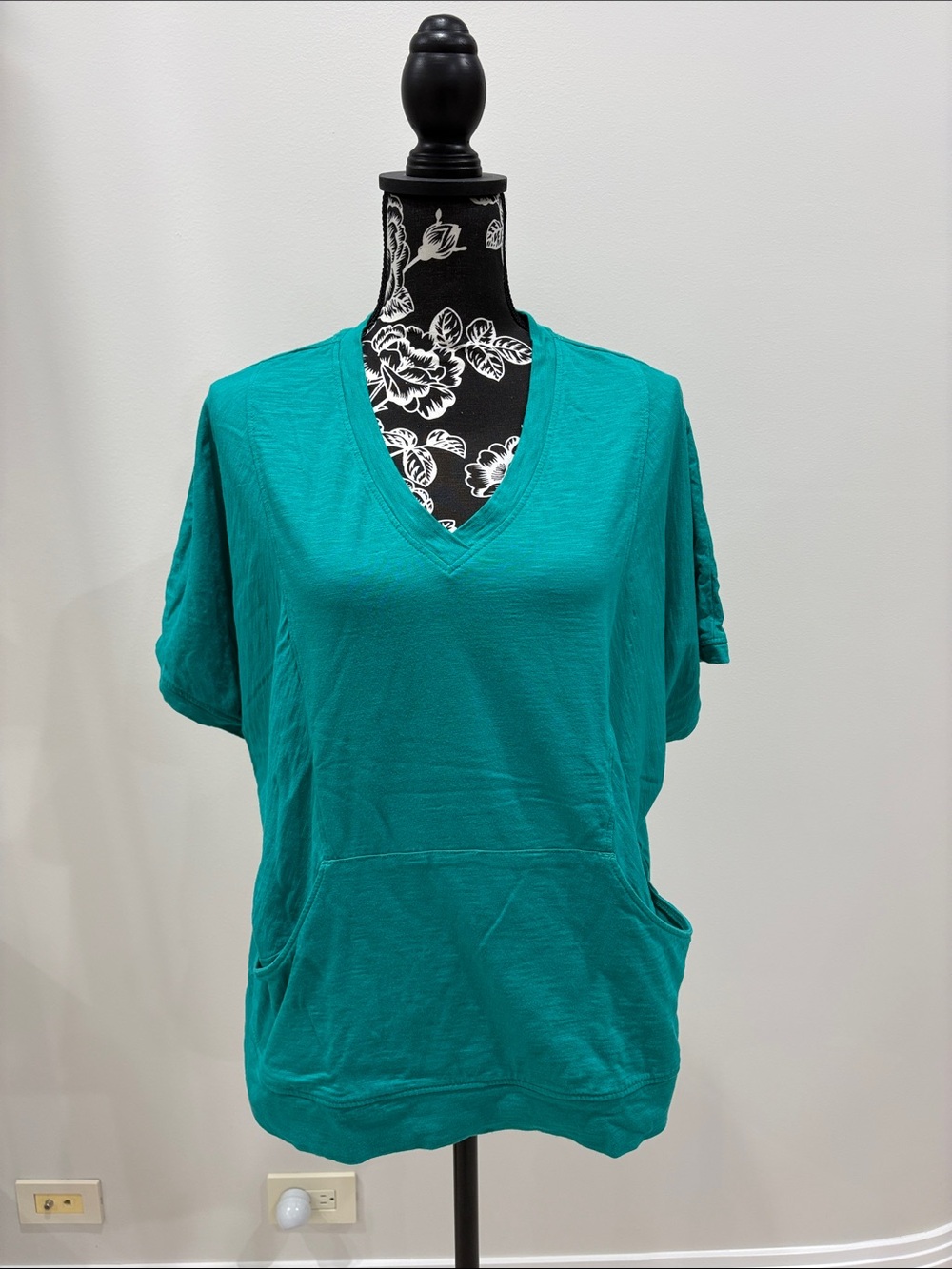Weekends By Chico’s Green Top size 2